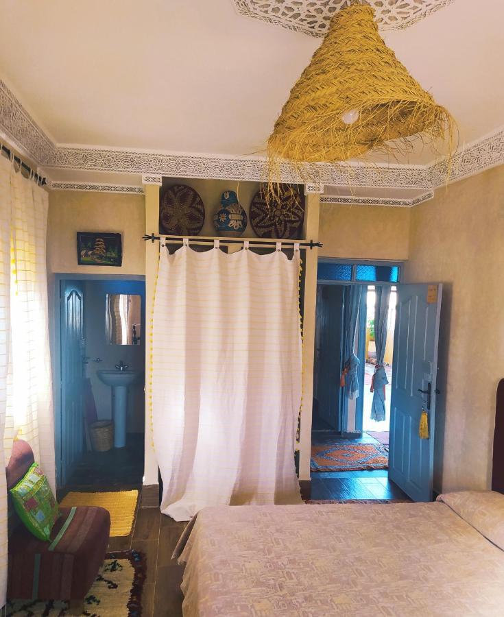 Le Petit Jardin Bed & Breakfast Demnat Exterior photo